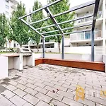 Comfortable & Spacious -2Bd 2Bth - Braddon