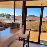Tuggeranong Short Stay #08C - Sleeps 6