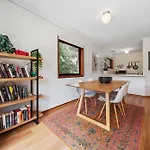 Charming Canberra 2-Bed By Parks & Shops
