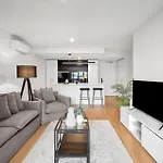 Modern Luxurious Unit In The Heart Of Dickson