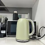Modern Quiet Two Bedroom Apt In Canberra City