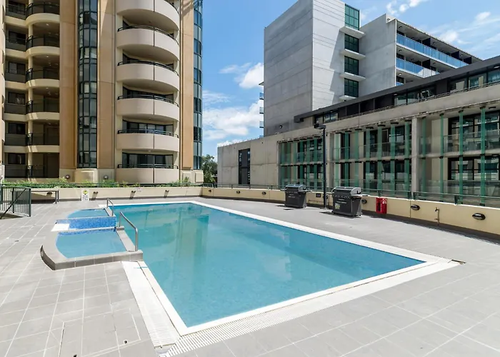 Central 2-Bed Apartment With Pool, Gym And Spa