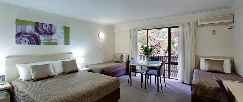 Hotel Ibis Styles Tall Trees Canberra
