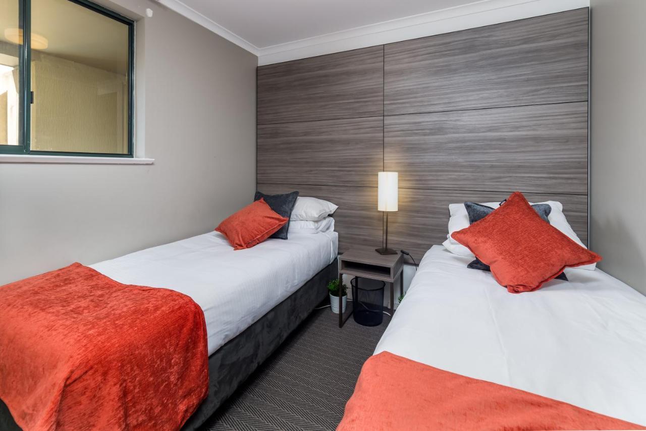 Apartment 2br 2bath L8 Executive Apartment, In Centre *