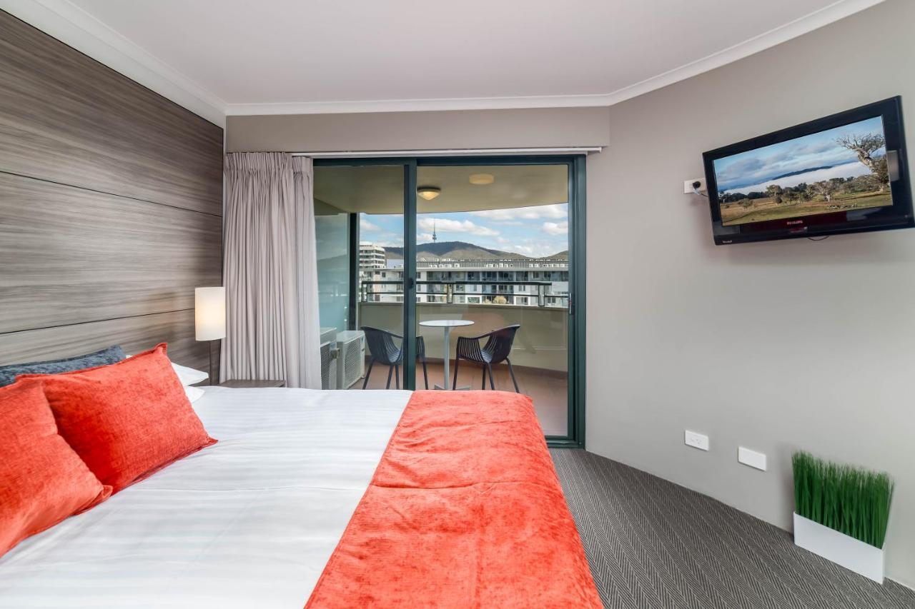 Apartment 2br 2bath L8 Executive Apartment, In Centre Canberra
