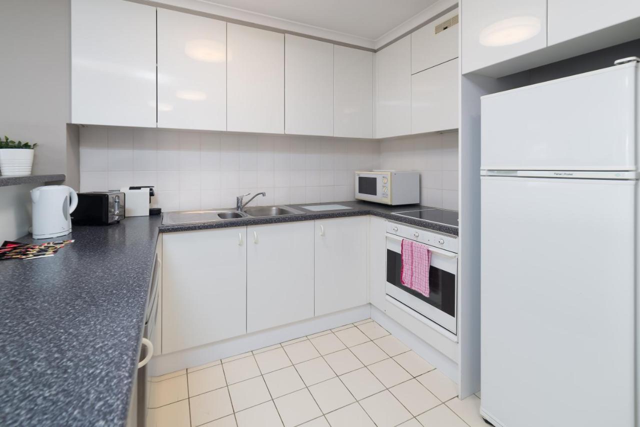 2br 2bath L8 Executive Apartment, In Centre