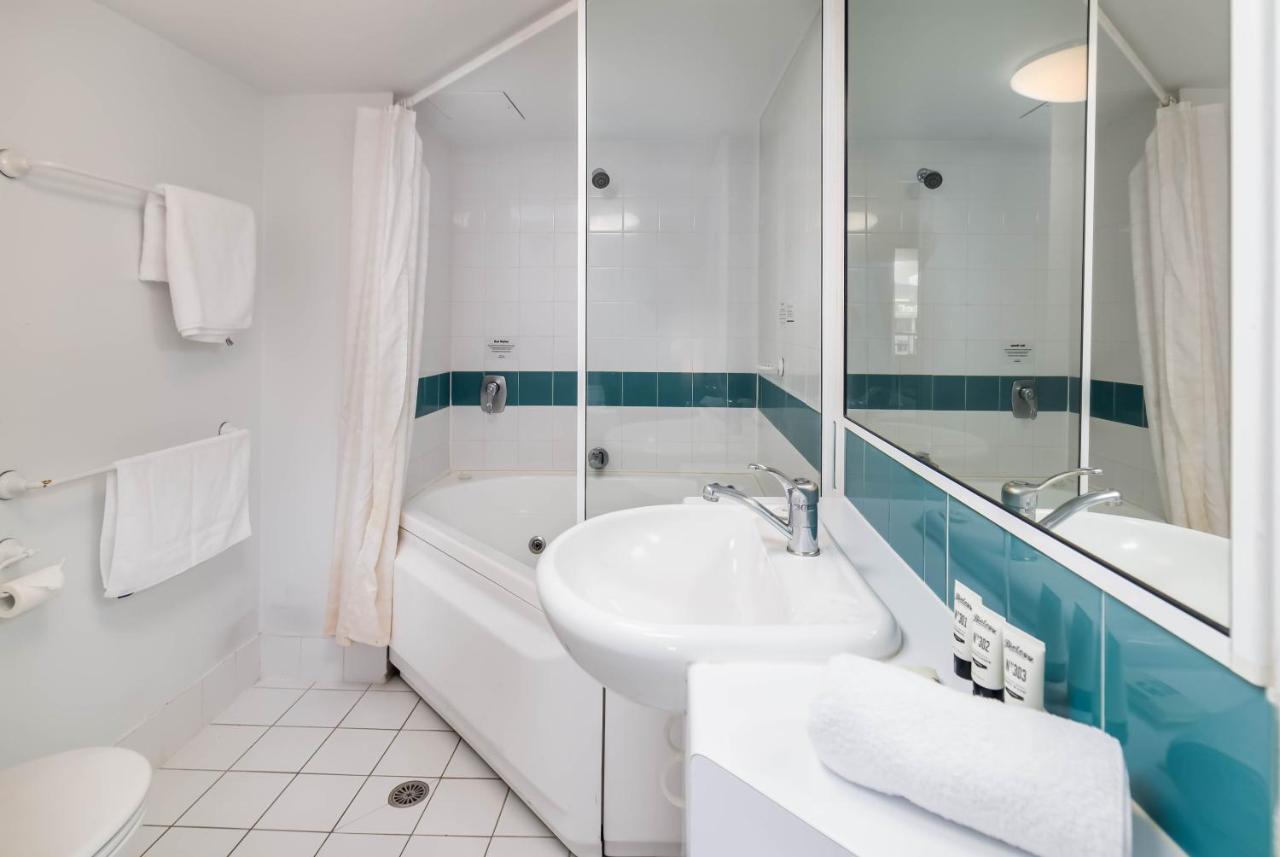 2br 2bath L8 Executive Apartment, In Centre Apartment