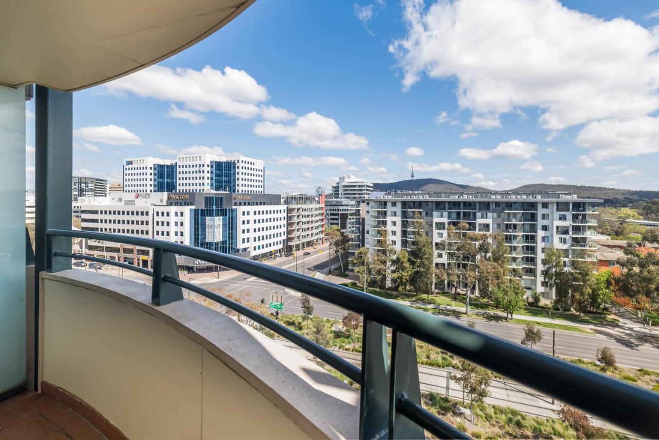 2br 2bath L8 Executive Apartment, In Centre Apartment *
