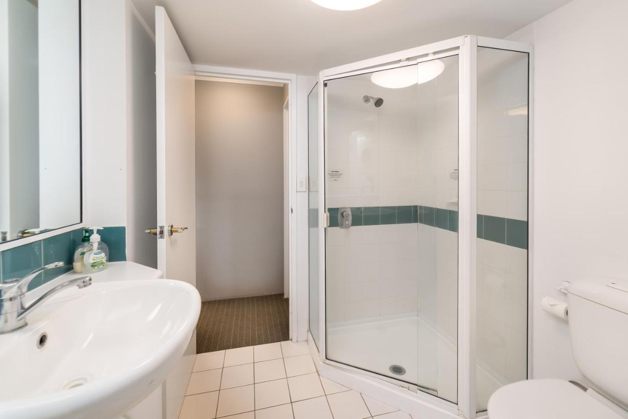 2br 2bath L8 Executive Apartment, In Centre Apartment