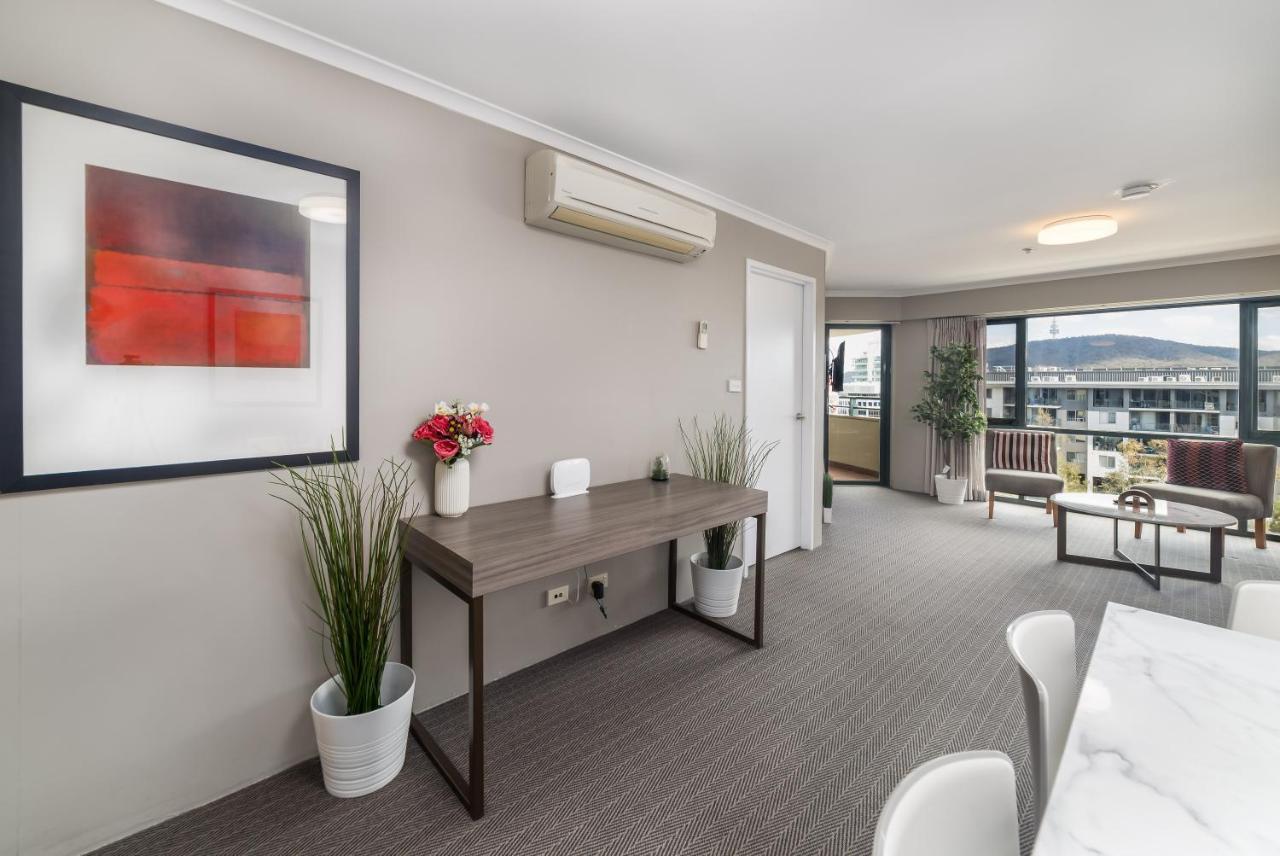 2br 2bath L8 Executive Apartment, In Centre Apartment *
