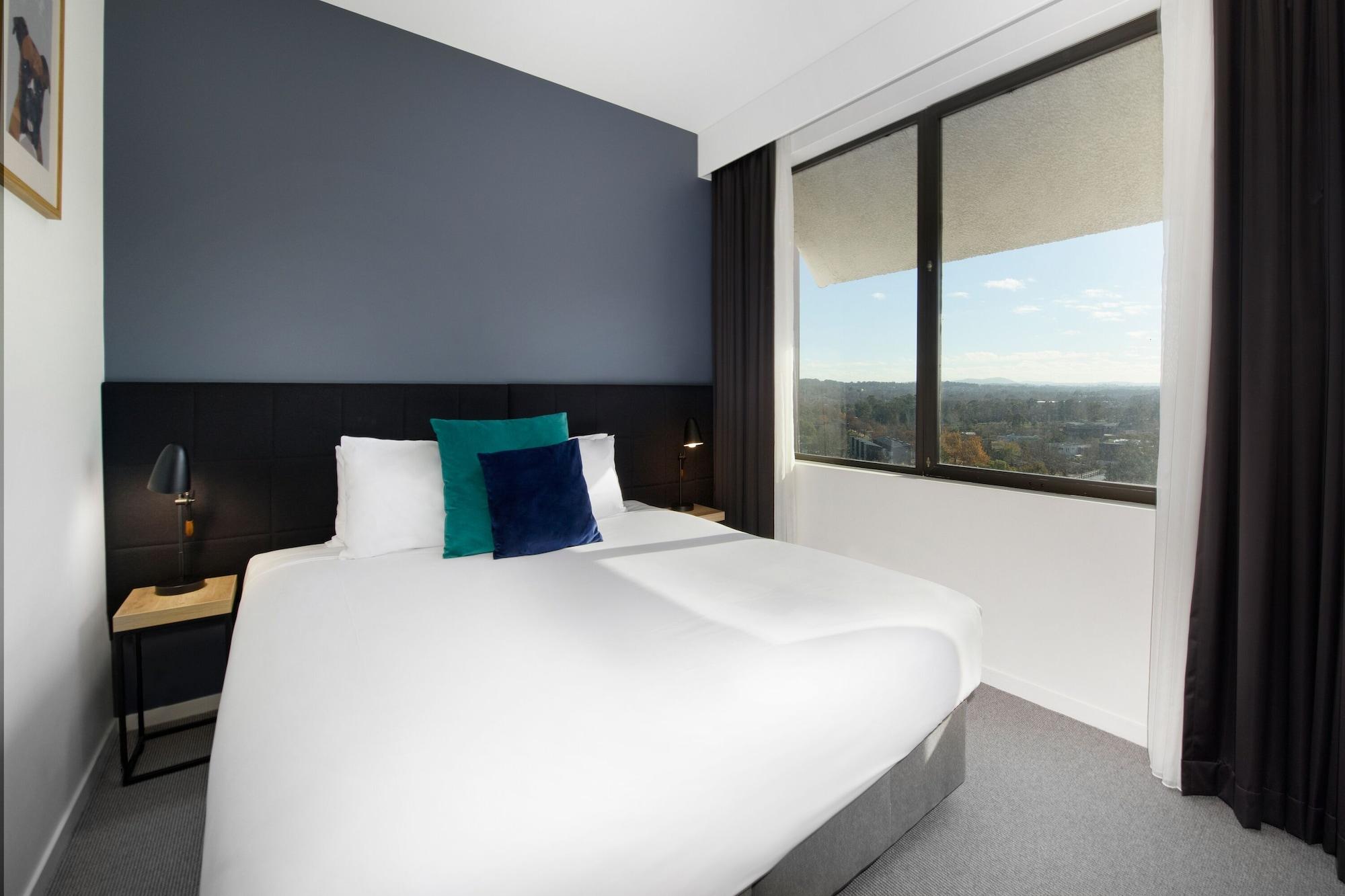 Mantra Macarthur Hotel 4*