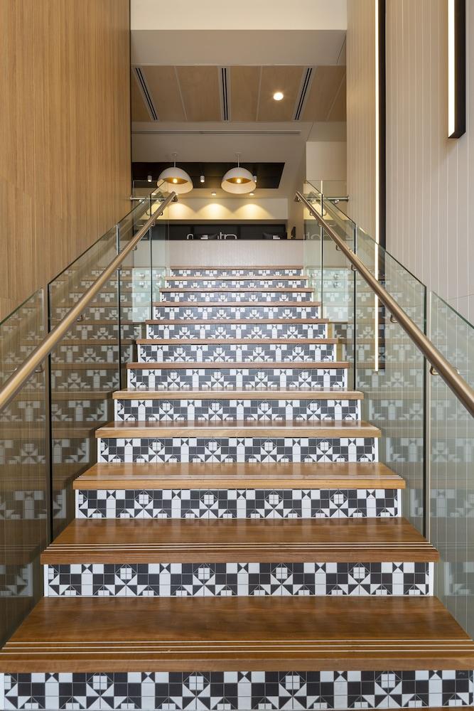 Mantra Macarthur Hotel 4*