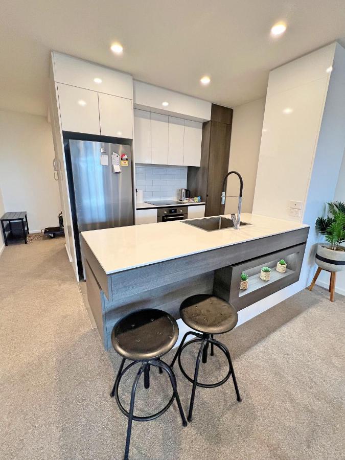Spacious & Open 2 Bd 2bth 2crsp Apt - Dickson Cbd * Canberra