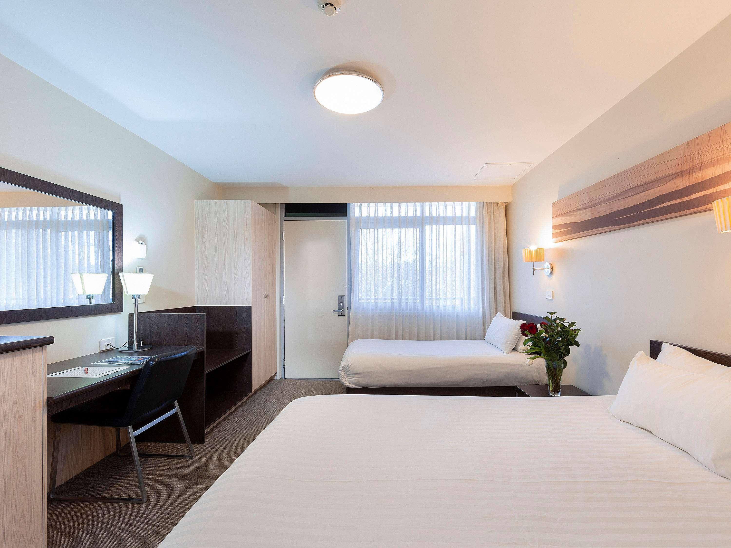 Western Tall Trees Hotel Canberra
