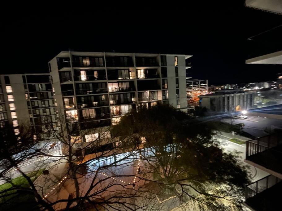 Lovely 1 Bedroom + Free Parking Canberra