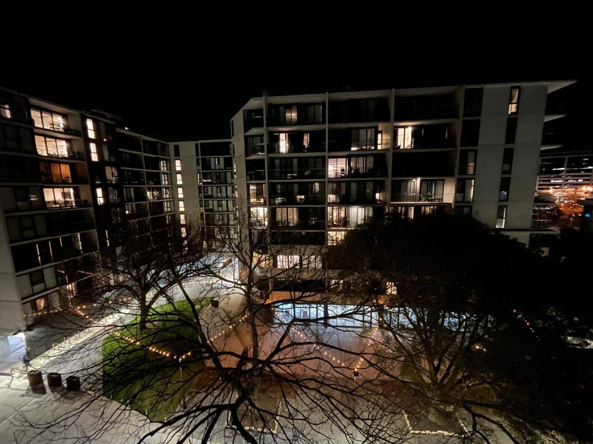 Apartment Lovely 1 Bedroom + Free Parking