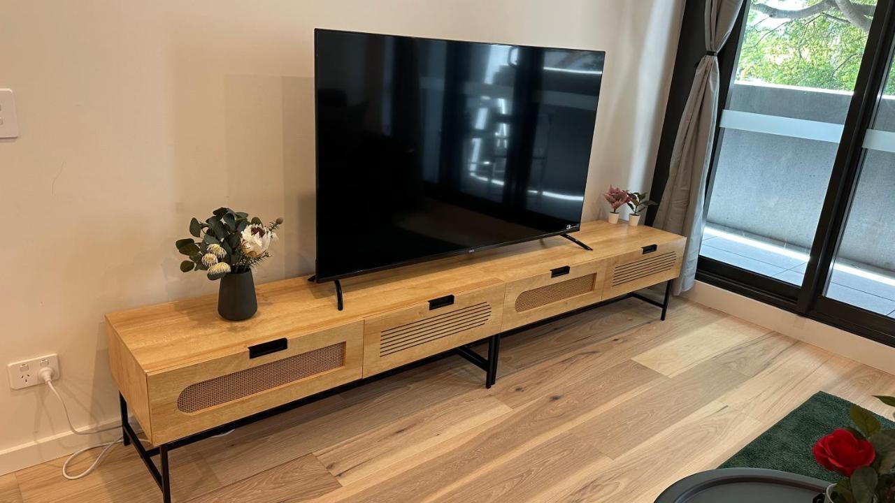 Brand New Luxe Sol Cbd One Bedroom Apartment *
