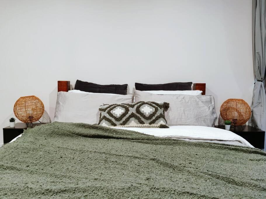 Brand New Luxe Sol Cbd One Bedroom