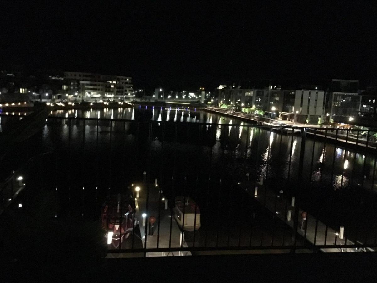 Pier 18 Kingston Act Apartment *