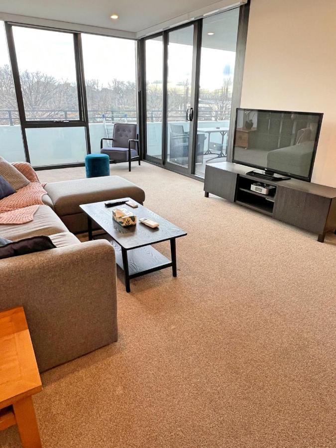 Spacious & Open 2 Bd 2bth 2crsp Apt - Dickson Cbd Apartment Canberra