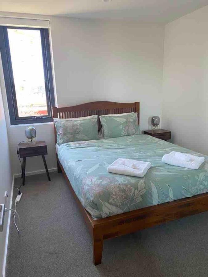 Spacious & Open 2 Bd 2bth 2crsp Apt - Dickson Cbd * Canberra