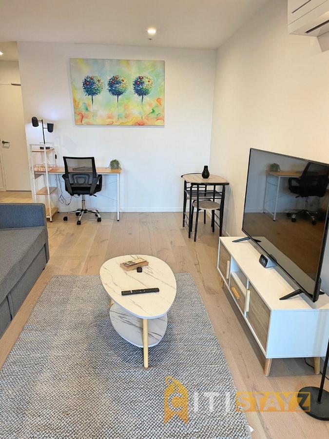 Lavish & Oversized 1 Bd 1bth - Centre Of The Cbd Apartment *