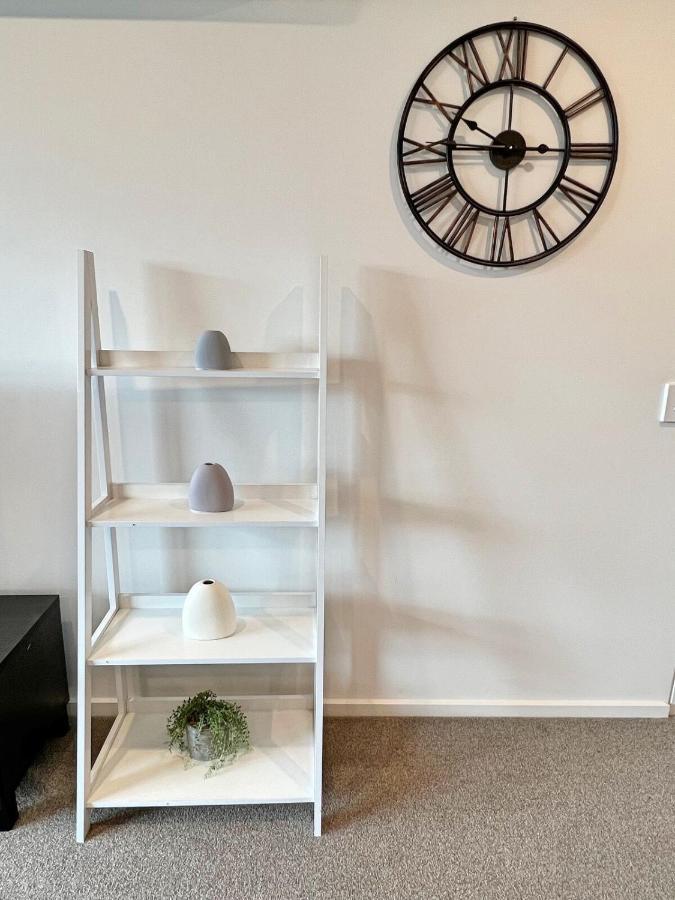 Apartment Spacious & Open 2 Bd 2bth 2crsp Apt - Dickson Cbd *