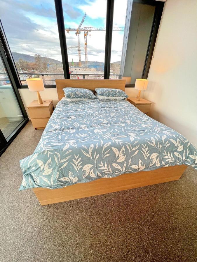 Spacious & Open 2 Bd 2bth 2crsp Apt - Dickson Cbd Canberra