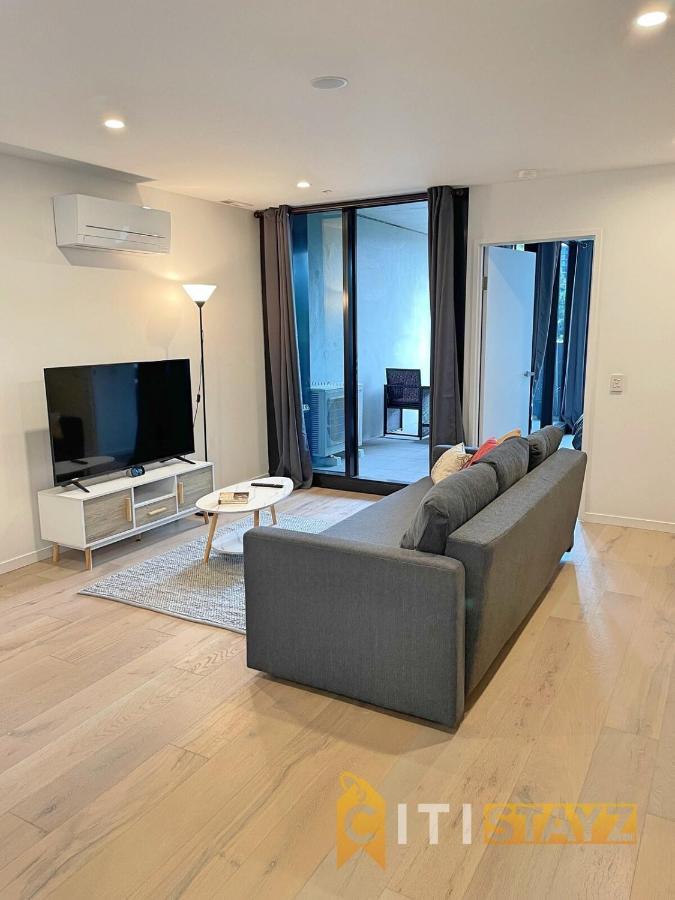 Lavish & Oversized 1 Bd 1bth - Centre Of The Cbd Apartment *