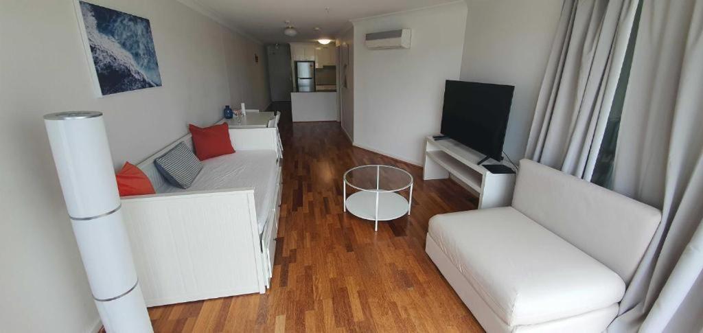 Apartment Dana-central With Mount Ainslie Views *