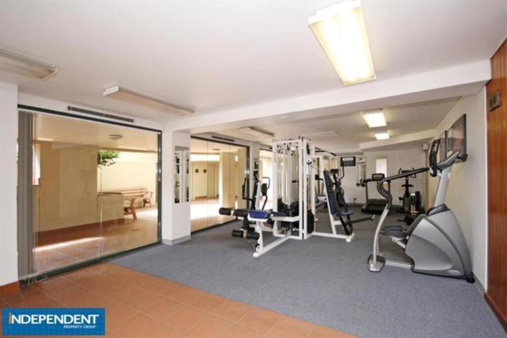 2 Beds 2 Baths Apt In Braddon Cbd - Pool, 1 Free Parking, Gym Apartment *