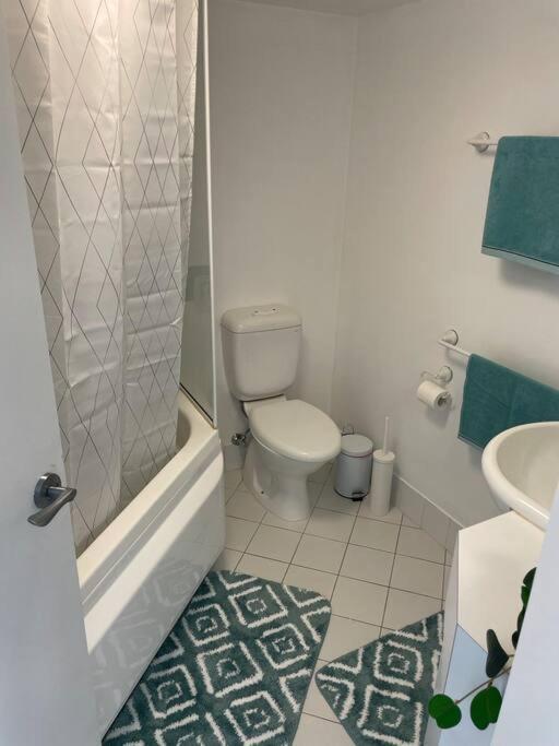 2 Beds 2 Baths Apt In Braddon Cbd - Pool, 1 Free Parking, Gym *
