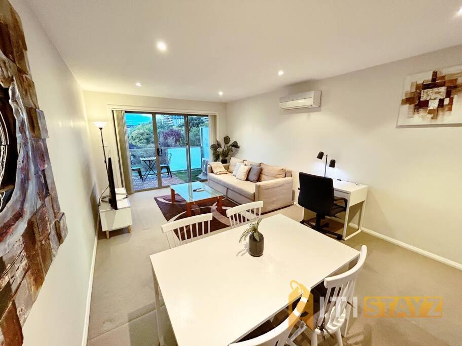 Beige & Beautiful - 1bd 1bth - Close To Anu