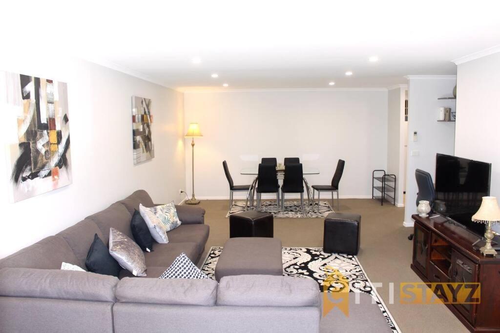 Apartment Comfortable & Spacious -2bd 2bth - Braddon *