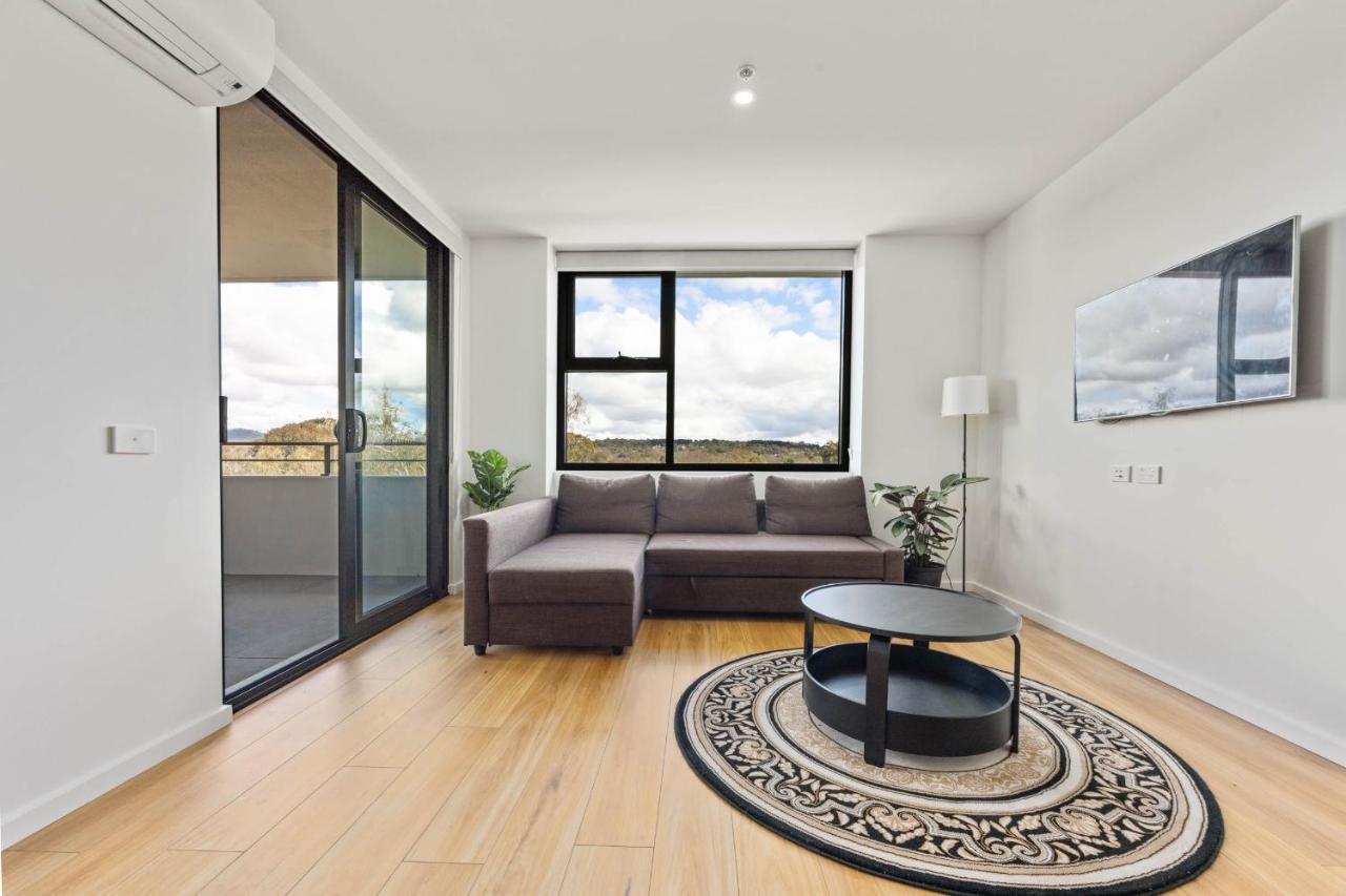 Spacious & Open 2 Bd 2bth Unit In Apartment