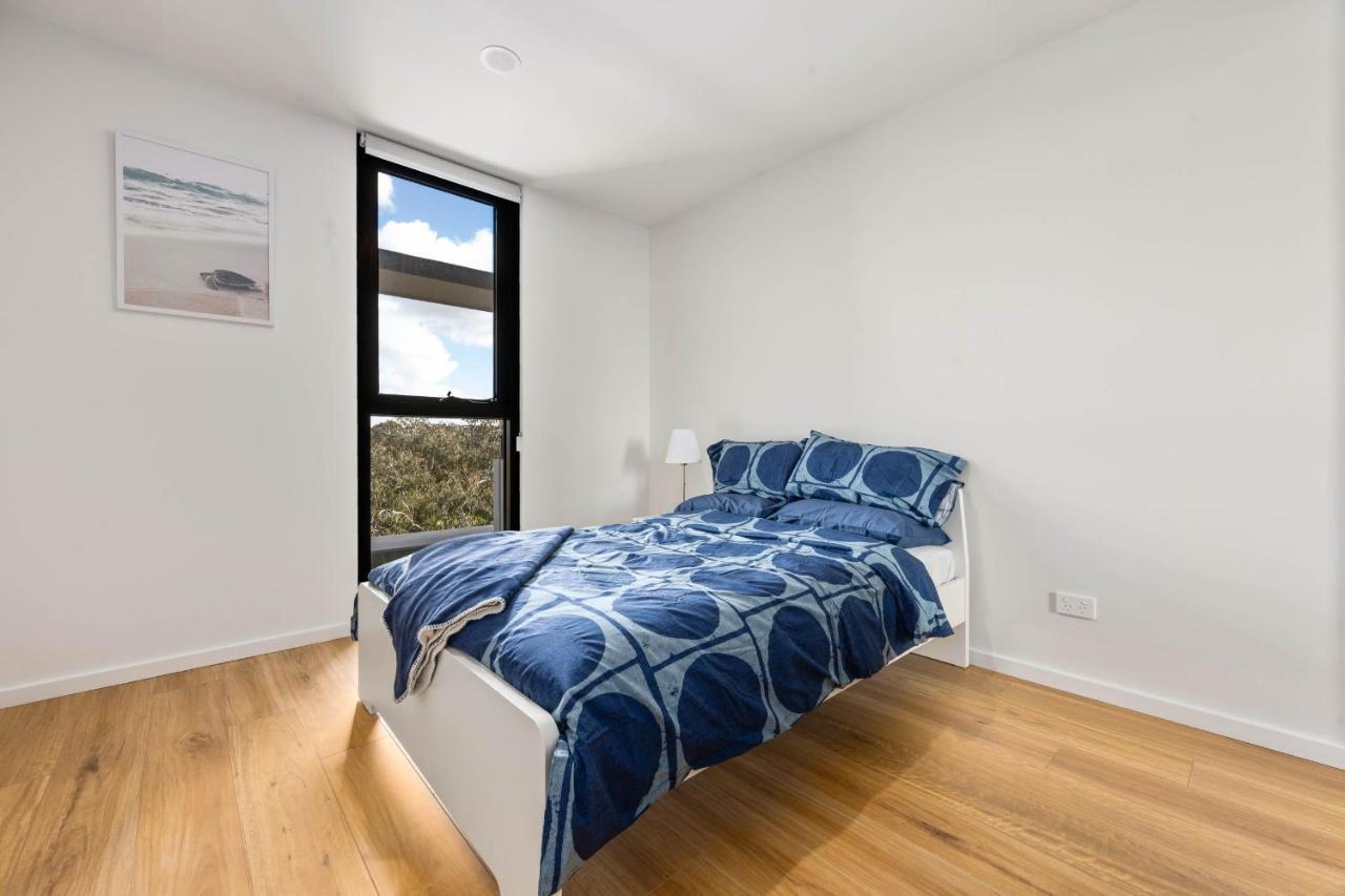 Spacious & Open 2 Bd 2bth Unit In *