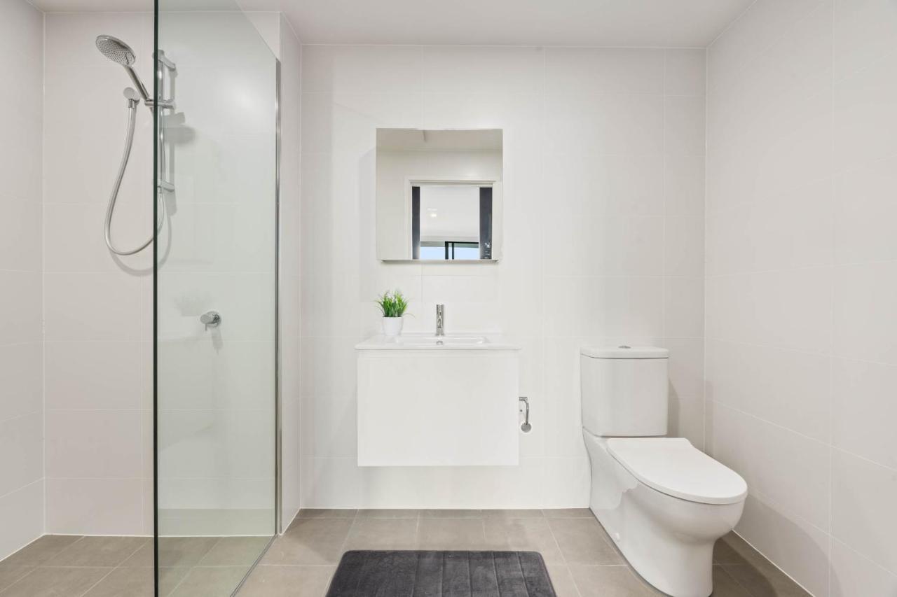 Apartment Spacious & Open 2 Bd 2bth Unit In Canberra