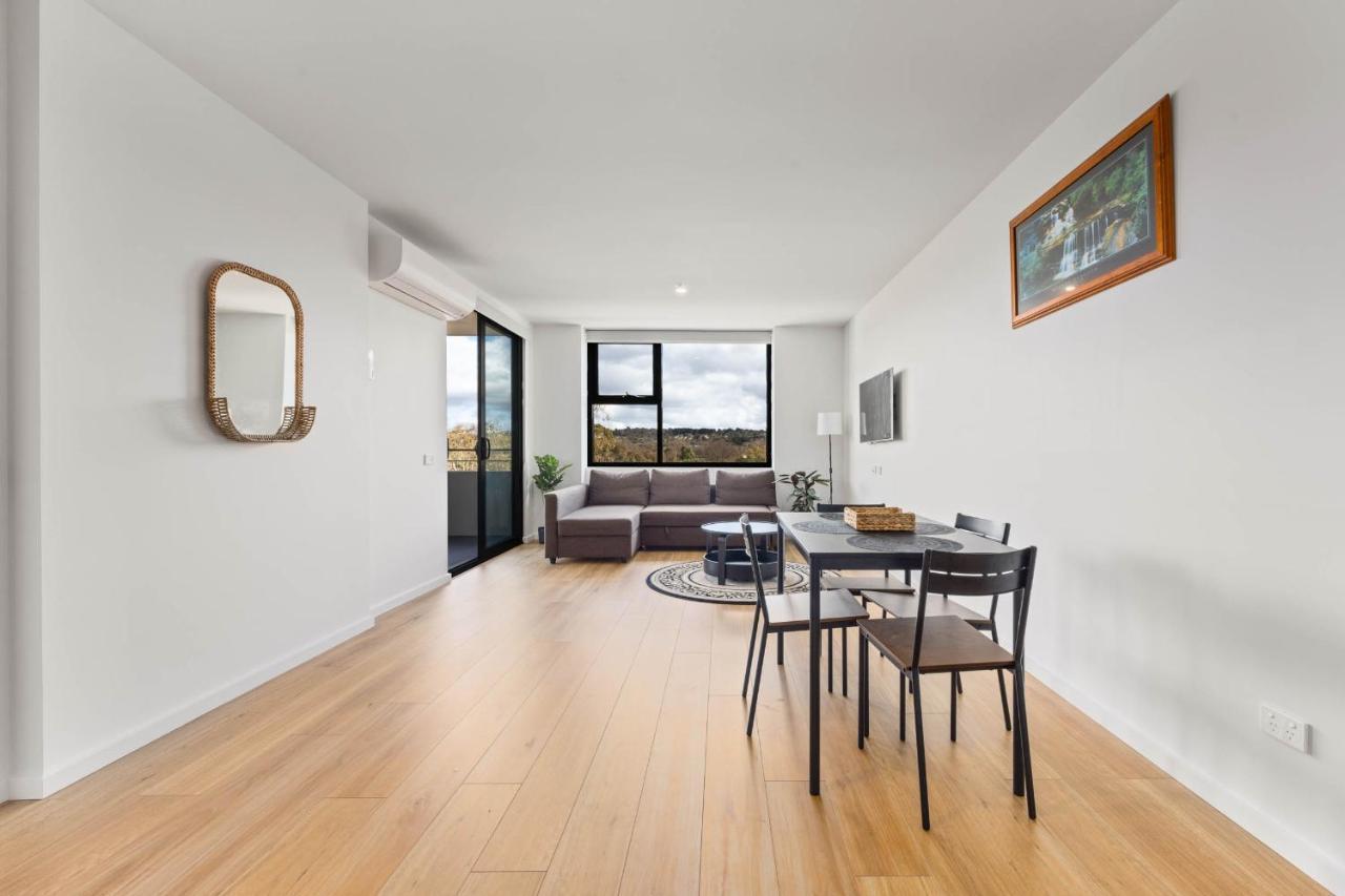 Apartment Spacious & Open 2 Bd 2bth Unit In Canberra
