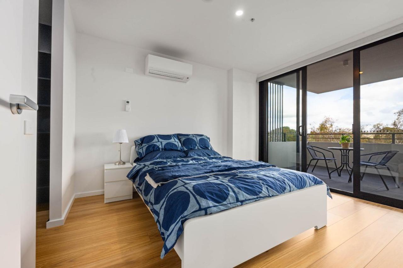 Spacious & Open 2 Bd 2bth Unit In Apartment Canberra