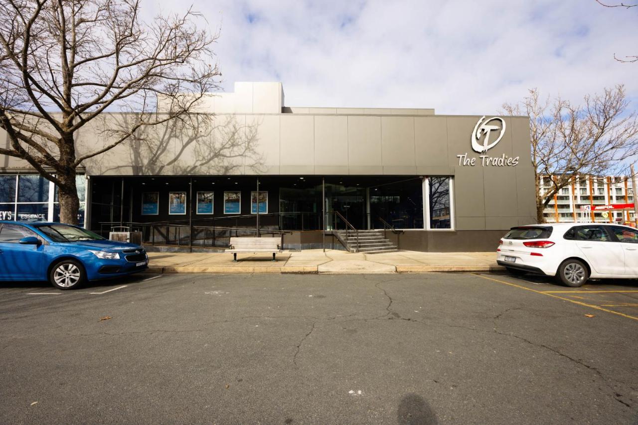 Spacious & Open 2 Bd 2bth Unit In * Canberra