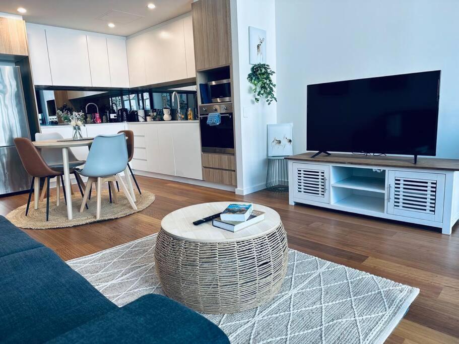 Garden View 1bd @cbd Free Parking Apartment Canberra
