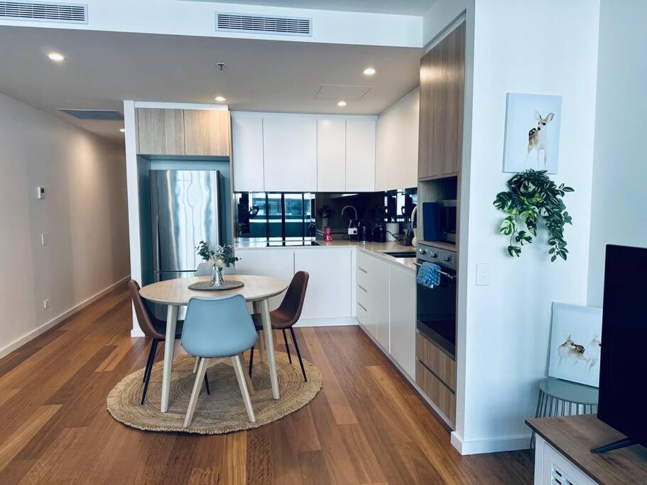 Apartment Garden View 1bd @cbd Free Parking Canberra