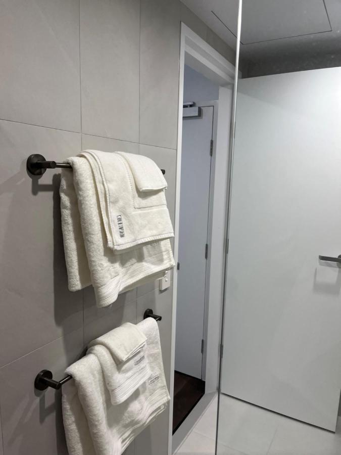 Metropol 3 • Comfy• Luxury• • Free Parking *