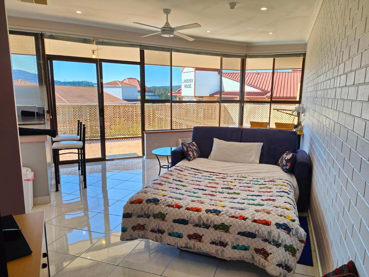 Tuggeranong Short #08c - Sleeps 6 * Canberra