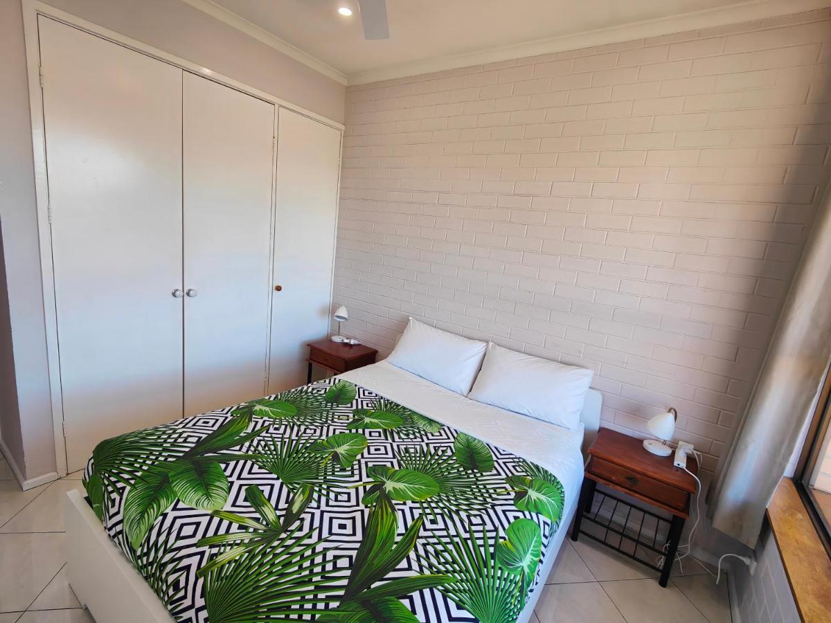 Tuggeranong Short #08c - Sleeps 6 * Canberra