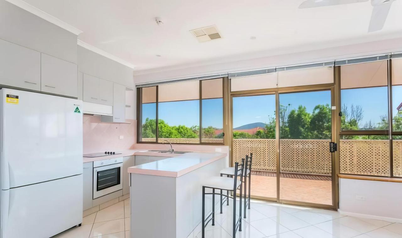 Apartment Tuggeranong Short #08c - Sleeps 6