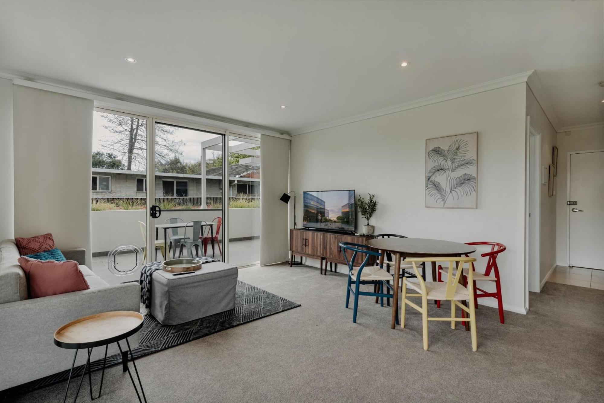 Peaceful 1-bed Close To Lonsdale St * Canberra