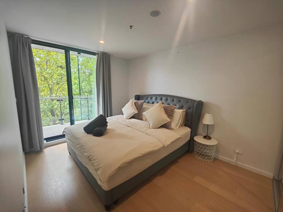 Convenient Modern 2b2b In Braddon Apartment Canberra