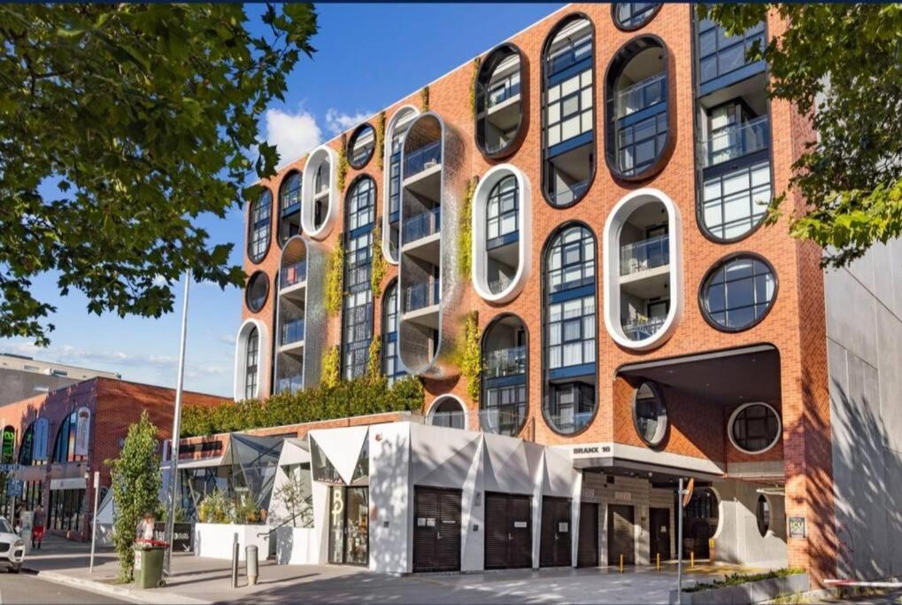 Convenient Modern 2b2b In Braddon Canberra