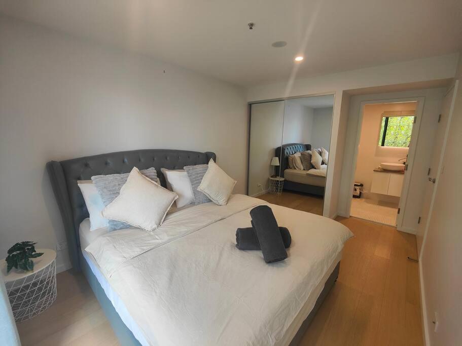 Convenient Modern 2b2b In Braddon Canberra